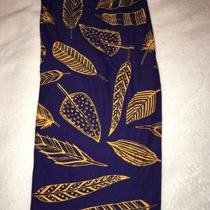 NWT Leaves Lularoe Os leggings